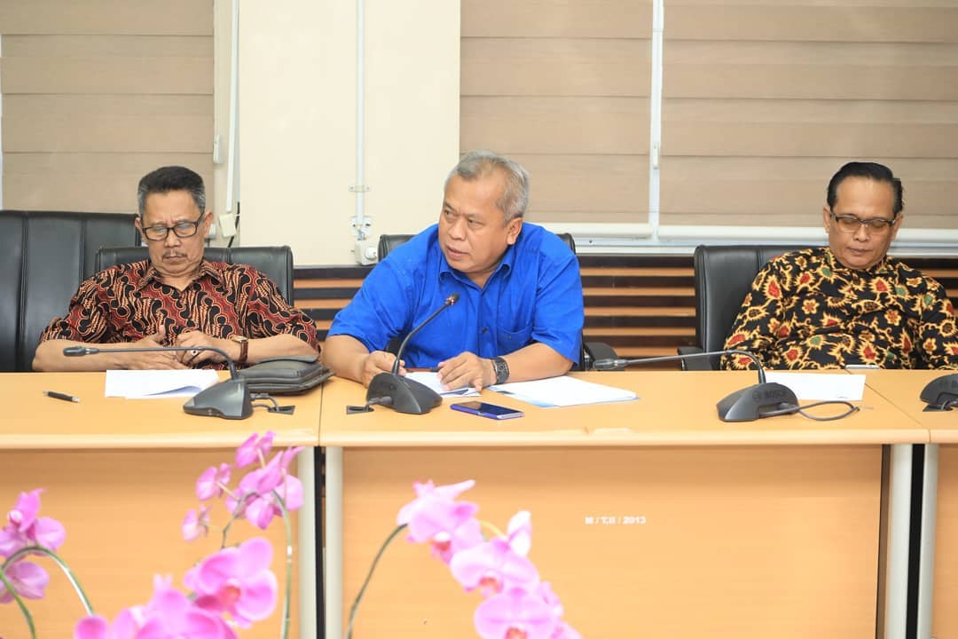 Preview RAPAT KERJA BADAN MUSYAWARAH MEMBAHAS LAPORAN PANSUS 5 & 6, LAPORAN BAPEMPERDA TERKAIT RENCANA PENYAMPAIAN PROPEMPERDA TAHUN 2019 CAWU II , PENETAPAN JADWAL KEGIATAN DPRD BULAN JUNI 2019. BAN