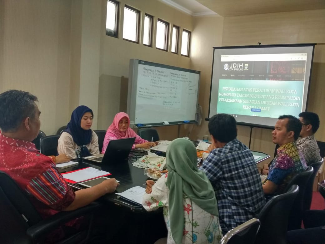 Preview RAPAT BAGIAN HUKUM SETDA KOTA BANDUNG DENGAN DISKOMINFO KOTA BANDUNG KOORDINASI PENGELOLAAN KEARSIPAN DAN JDIH.