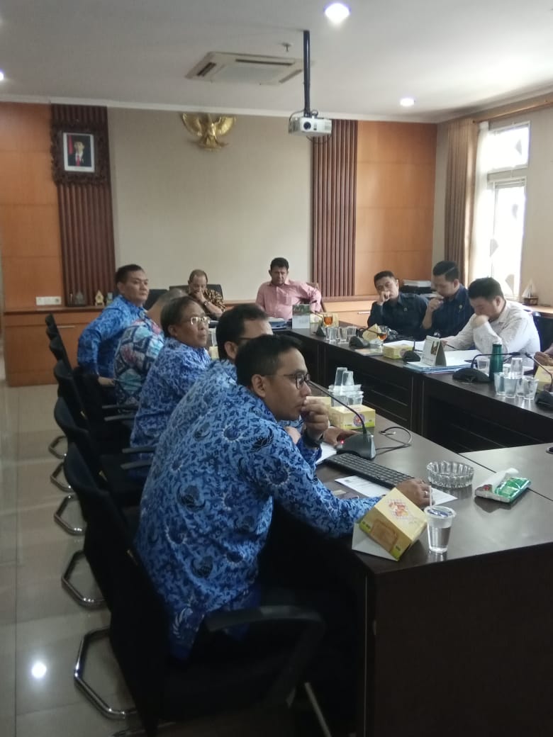 Preview MENGHADIRI RAPAT KERJA PANSUS 2 PEMBAHASAN TENTANG RAPERDA PERUBAHAN ATAS PERDA NO.07 TH 2012 TTG PENYELENGGARAAN KEPARIWISATAAN DI RUANG RAPAT DPRD KOTA BANDUNG. JUMAT, 29 NOVEMBER 2019.