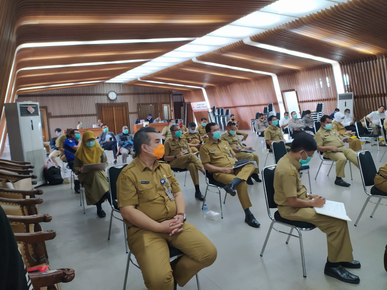 Preview RAPAT KOORDINASI BANTUAN MASYARAKAT TERDAMPAK COVID-19 DAN RENCANA BANTUAN BLOOMBERG